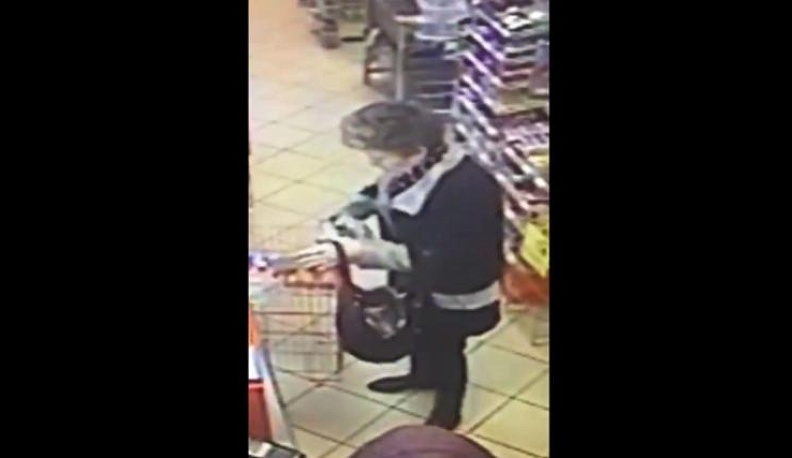 В Калуге полицейские ищут свидетельницу кражи кошелька у пенсионерки