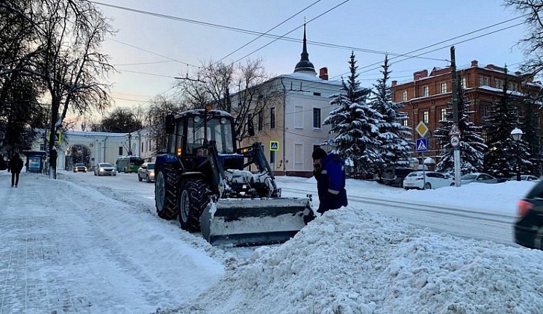 Калужан просят убрать машины с пяти улиц для вывоза снега 14 февраля