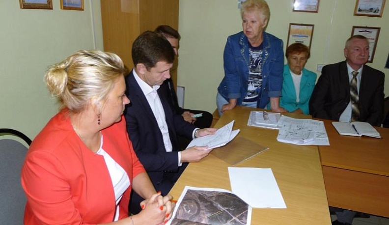 Жители Калуги-2 обсудили с Городским Головой строительство новой дороги