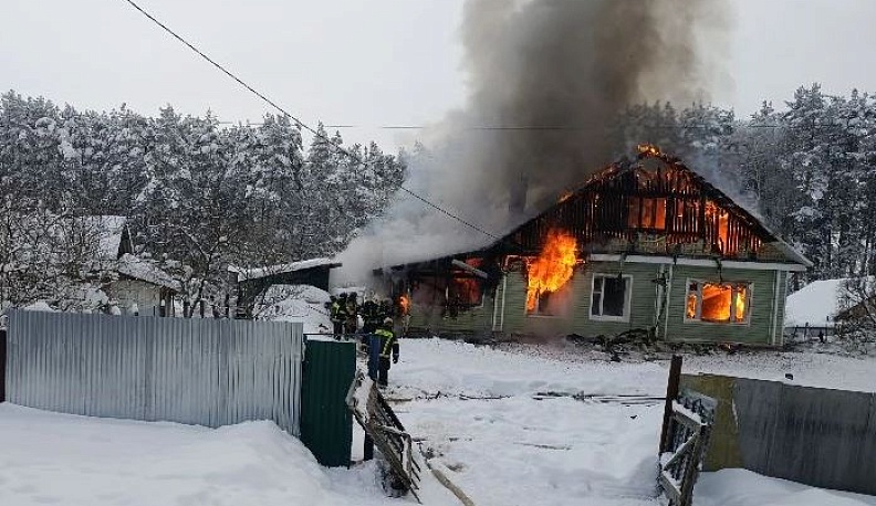 В Кондрове пожар полностью уничтожил жилой дом
