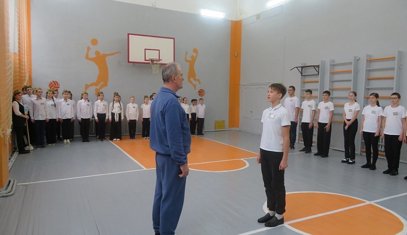 Спас-деменские школьники показали высокий уровень строевой подготовки