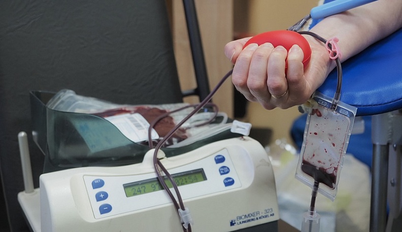 Более 8 литров крови сдали добровольцы на донорской акции в честь Дня космонавтики