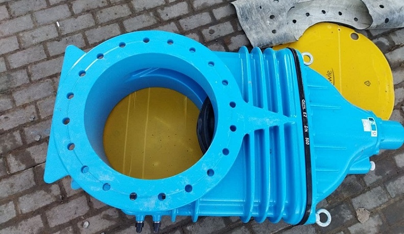 В калужском микрорайоне Терепец работы на водопроводе продолжатся до утра