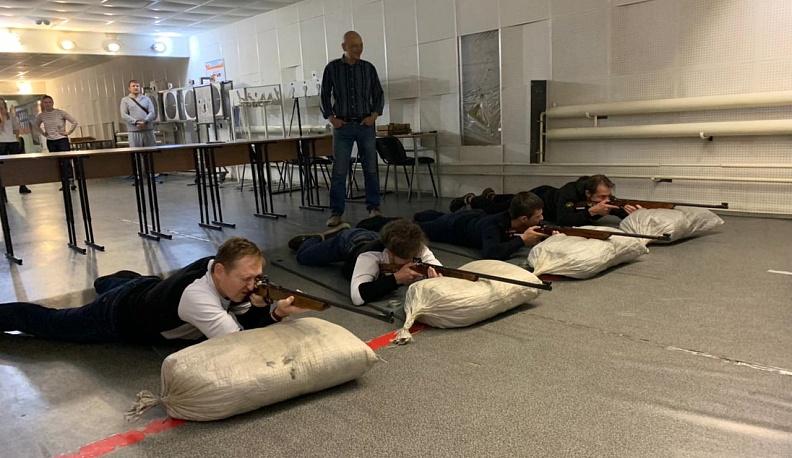 Калужские отцы посоревновались в пулевой стрельбе
