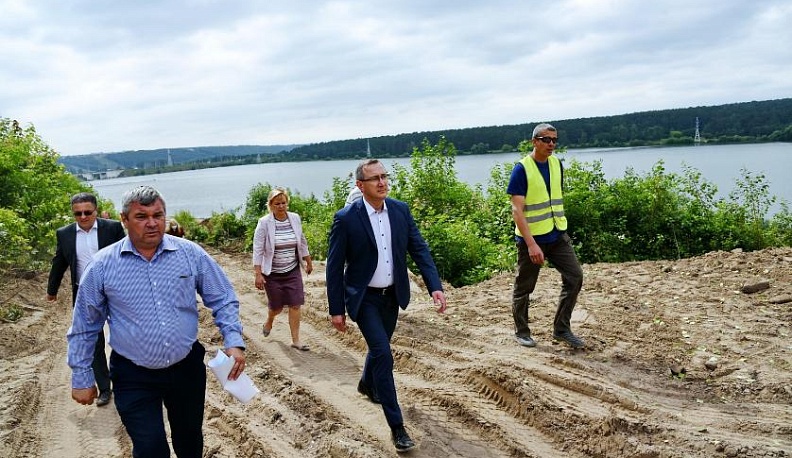 Владислав Шапша в очередной раз посетил сройплощадку второй очереди музея космонавтики 