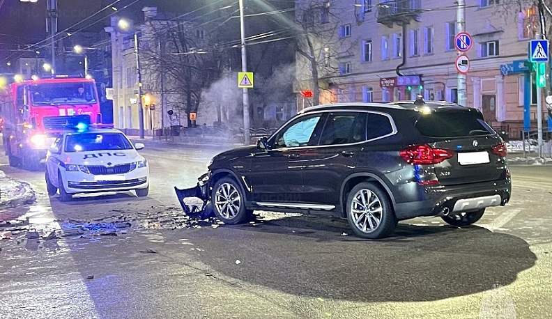 Два автомобиля столкнулись в центре Калуги