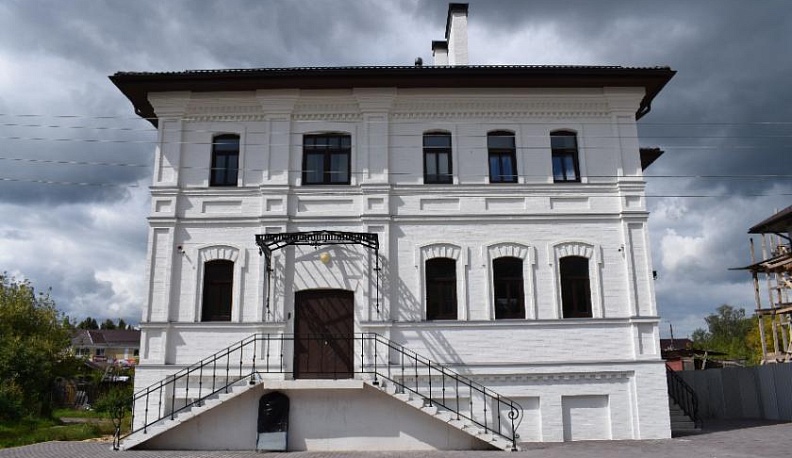 Тарусский Дом творчества приглашает на вернисаж молодых художников «ADI-NEXT»