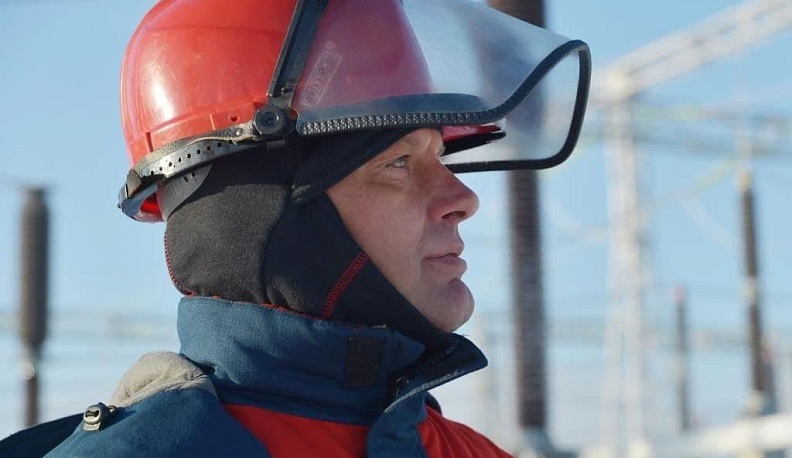 Владислав Шапша поздравил энергетиков с праздником