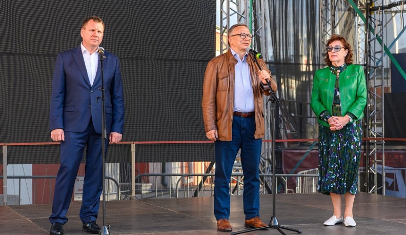 Игорь Угольников представил калужанам фильм «Учёности плоды»