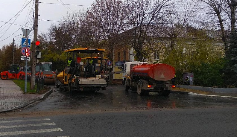В Калуге асфальтируют улицы Глаголева и Тульскую