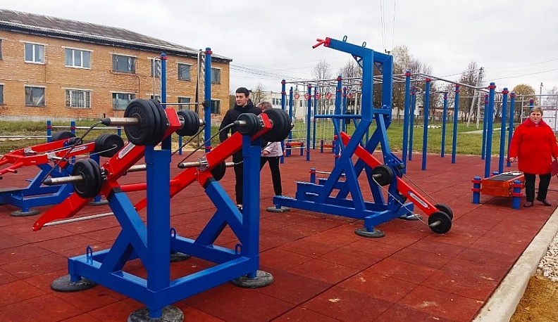 В селе Букань Людиновского района торжественно открыли спортивную площадку