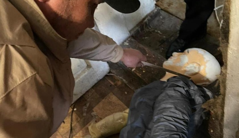 В Кондрове мужчина пытался зарезать собутыльника двумя ножами