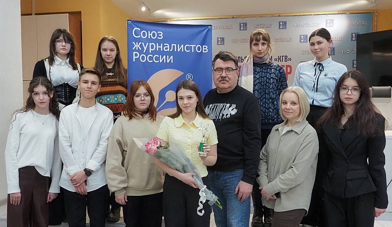 В редакции «КГВ» наградили лучшего юного журналиста области