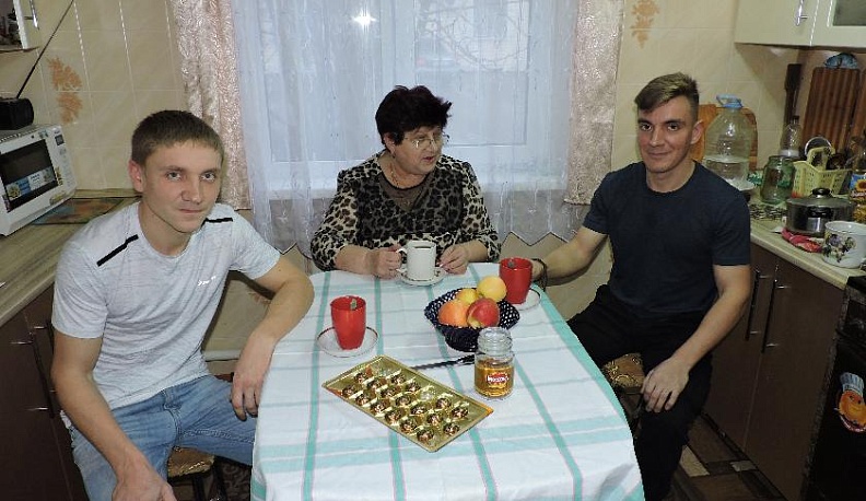 Родным сердцем согреться