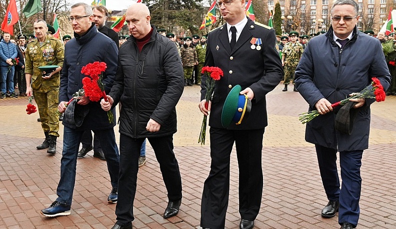 В Калуге открыли памятник «Пограничникам всех поколений»