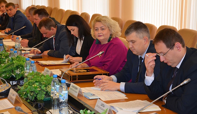 Белорусские компании пригласили строить дороги в Калужской области