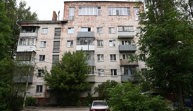 В Калуге неизвестные вандалы посолили берёзы