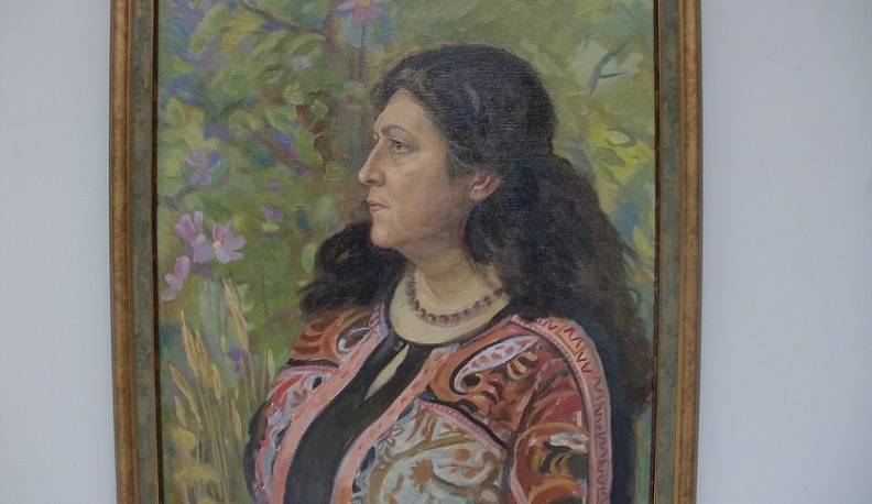 В Калуге представили памятную выставку Валентины Волковой «Художник и время»