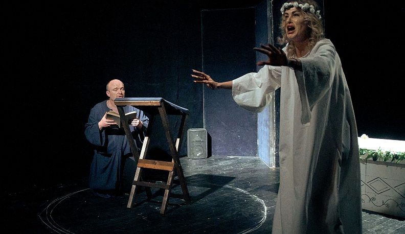 Калужская облдрама опять начала принимать на сцене периферийные театры