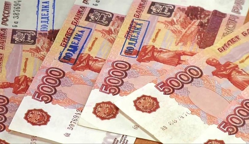 Москвич расплачивался фальшивками в калужских кафе и магазине