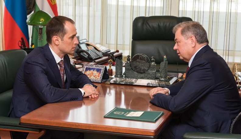 Анатолий Артамонов провел рабочую встречу с Московским межрегиональным транспортным прокурором Константином Букреевым