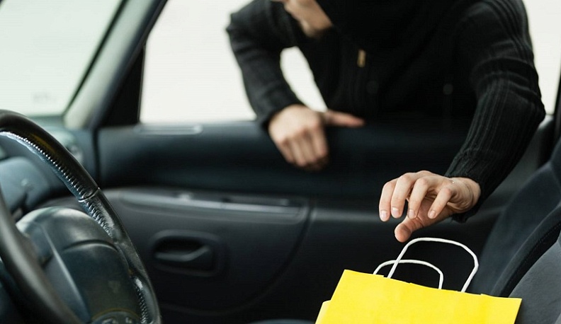 В Калуге технический гений обворовывал машины