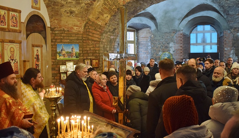 В Тарусском районе на купол храма XVIII века установили крест