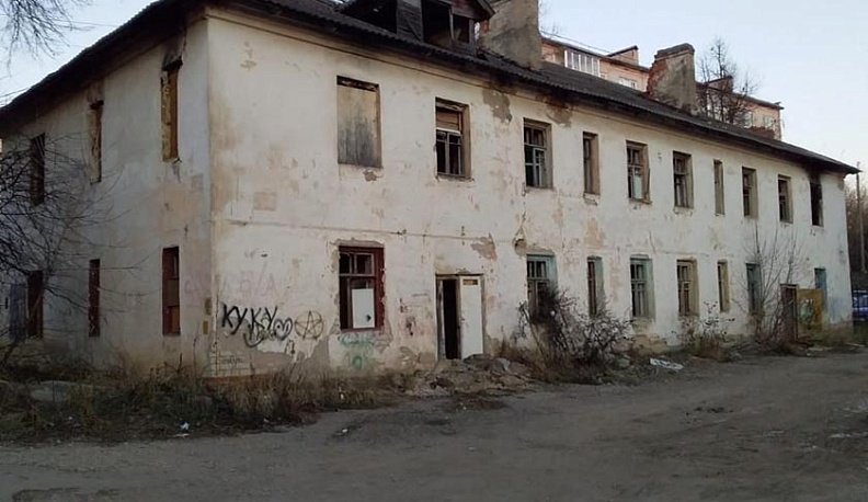 Опасная двухэтажка