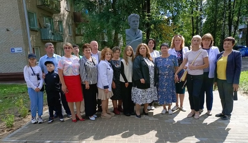 В Жуковском районе появился новый памятник Герою Советского Союза