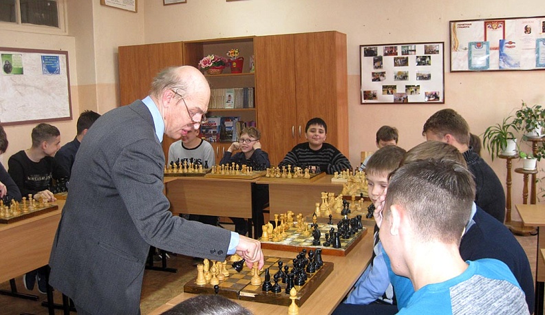 Учимся играть  с пелёнок