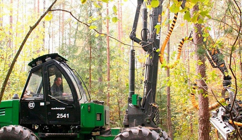 С 2025 года в Калужской области запретят работать лесозаготовительной технике без средств навигационного контроля