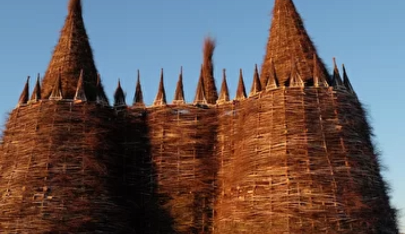 На Масленицу в Никола-Ленивце сожгут замок корона-людоеда