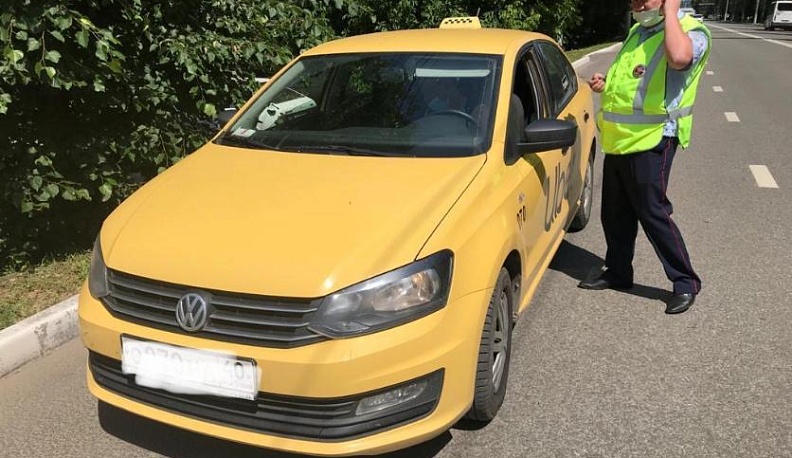 У калужских таксистов в ходе рейда выявлен ряд нарушений