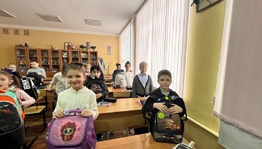 В калужской школе №15 прошел флешмоб «Примерный пешеход»