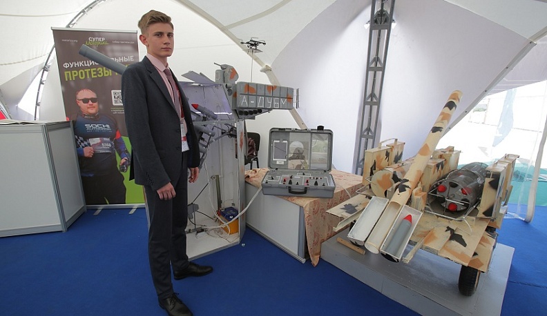 Калужский школьник принял участие в форуме «Армия-2022»