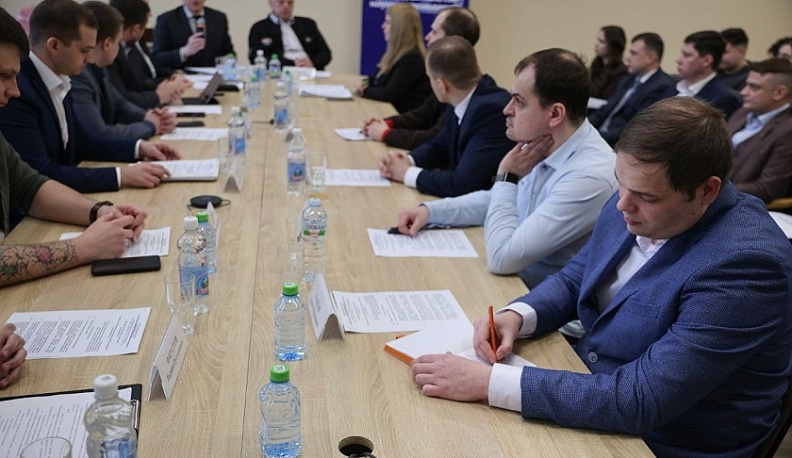 В Калуге обсудили меры поддержки молодых учёных региона