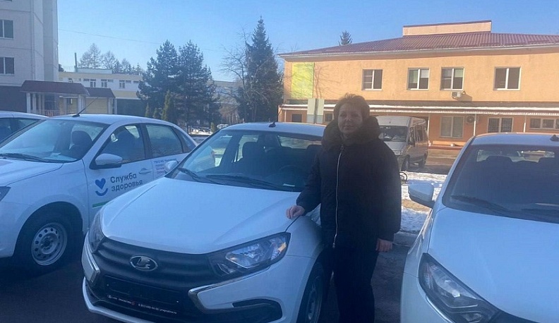 Ключи от новой машины вручили фельдшеру Кременского ФАПа