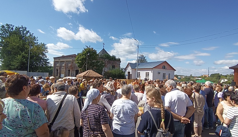 В Медыни отпраздновали Медовый спас