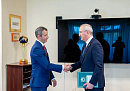 Владислав Шапша обсудил с управляющим отделения ВТБ развитие сотрудничества Владислав Шапша обсудил с управляющим отделения ВТБ развитие сотрудничества