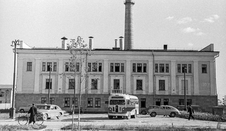 Первый официальный снимок здания обнинской АЭС. 1954 г.