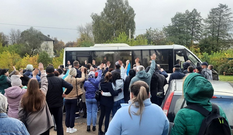 Ещё 14 мобилизованных отправились в военную часть из Кировского района