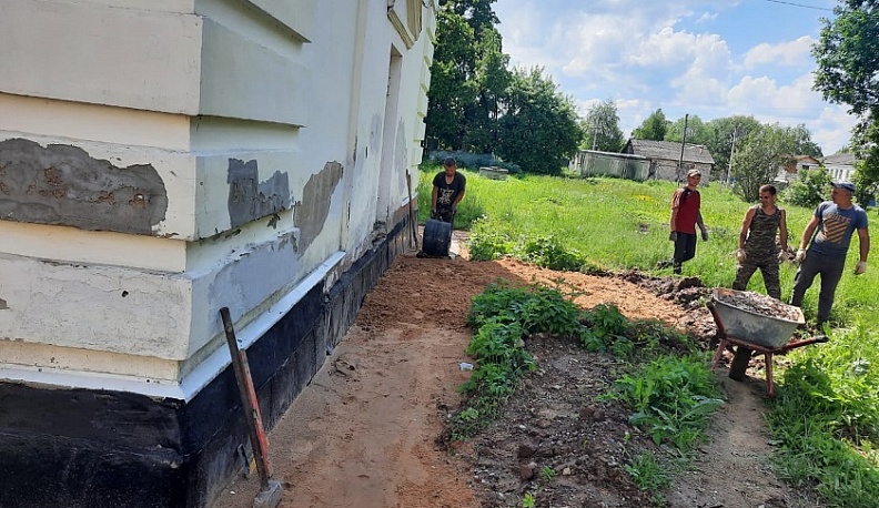 В поселке Мятлево Износковского района начался капитальный ремонт школы