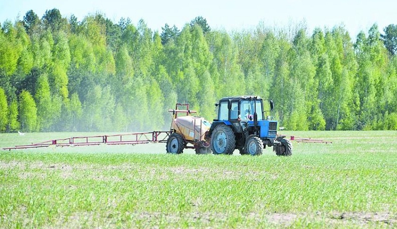 Работники ООО «Заречное» в Людиновском районе приступили к посевной