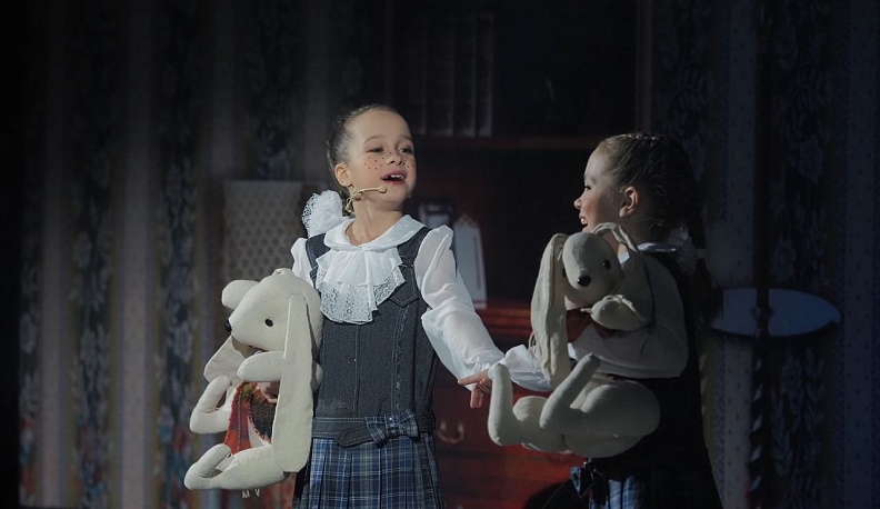 В Калуге зрителями премьерного показа новогодней сказки стали дети участников СВО