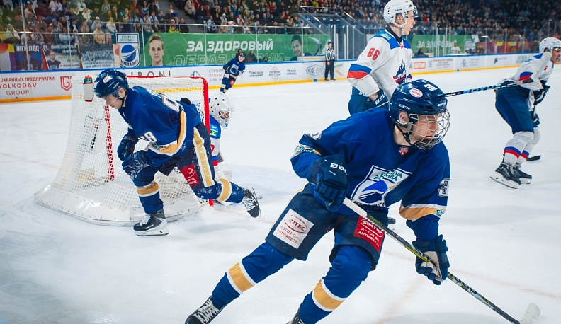 Калужские хоккеисты продолжают выигрышную серию плей-офф НМХЛ 