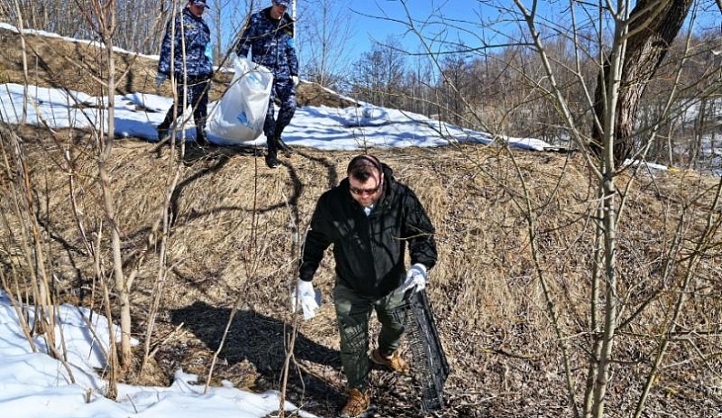 В Калуге Всемирный день воды отметили уборкой берегов Киёвки