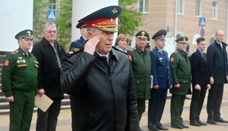 В Калуге прошел смотр строя и песни среди юнармейцев и учеников кадетских классов