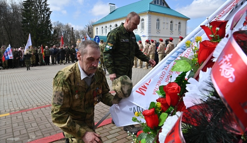Владислав Шапша принял участие в открытии Вахты памяти в Спас-Деменске
