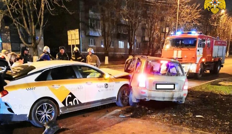 В Обнинске несколько человек пострадали в ДТП с такси