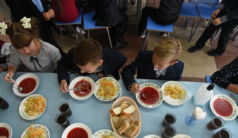 Проблемы кондровской школьной столовой хотят решить сменой графика работы поваров